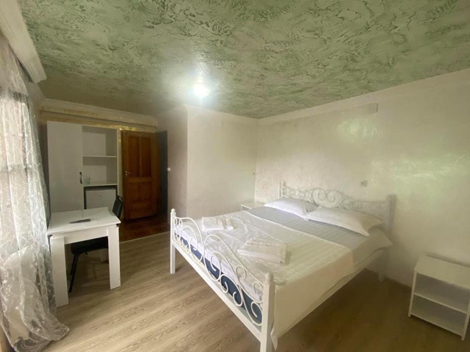 Elite Palace Plus Hotel Batoemi Buitenkant foto