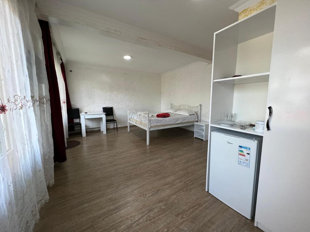 Elite Palace Plus Hotel Batoemi Buitenkant foto