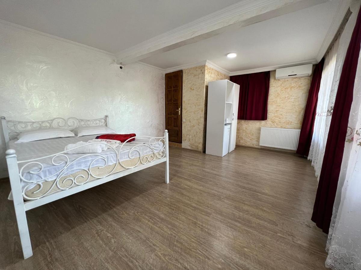 Elite Palace Plus Hotel Batoemi Buitenkant foto